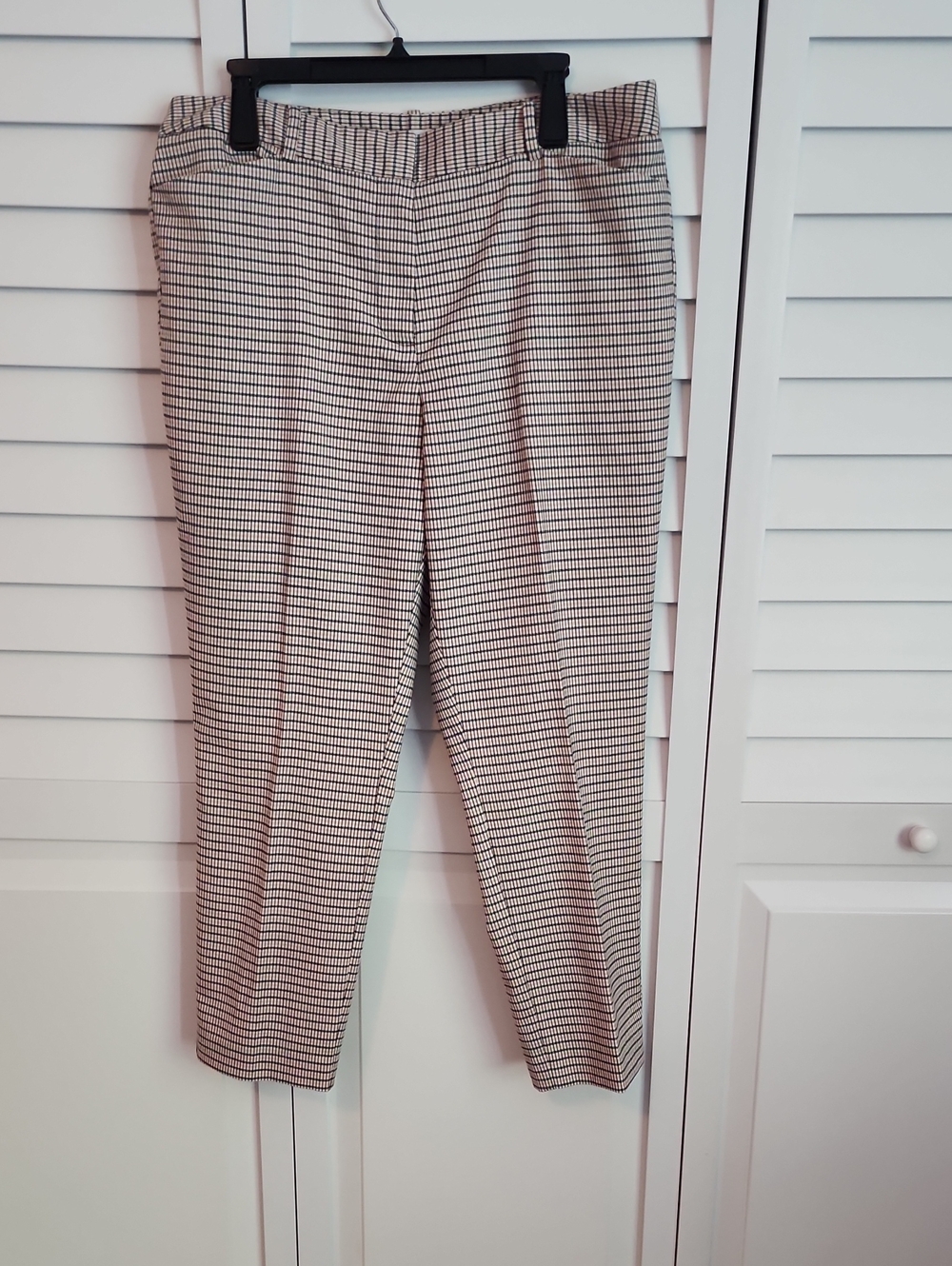 Liz Claiborne Black Pink and Cream Checked Dress Pants..."Emma"